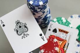 salam Lightning Roulette live dealer table with lightning strike multipliers displayed